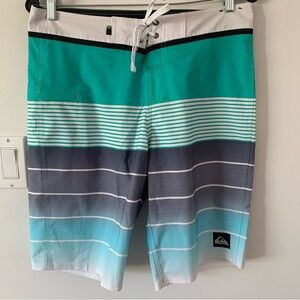 Quiksilver Everyday Strip Board shorts Mens 30 Teal Blue Grey Swim Trunks